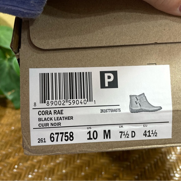 Clarks Cora Rae Traction Black Stretch Panel Stitched Soft Leather Ankle Booties - Picture 10 of 12